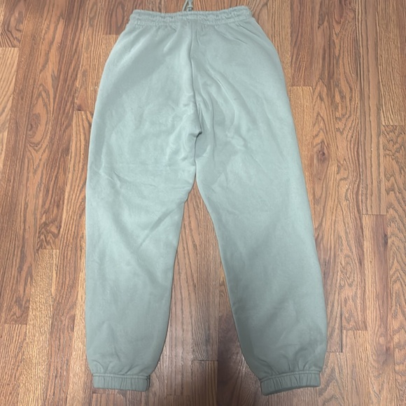 Cotton On baggy sweatpants. Size S - Picture 3 of 3
